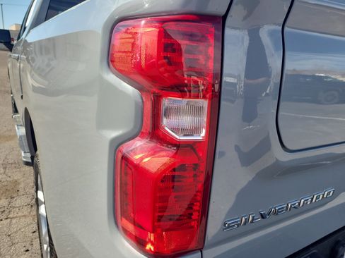 Used 2024 Chevrolet Silverado 1500 LT w/ Z71 Off-Road Package image 24