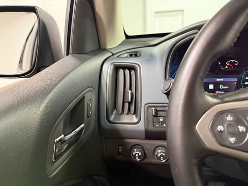 Used 2022 Chevrolet Colorado Z71 w/ Z71 Midnight Edition AWD/4WD image 76
