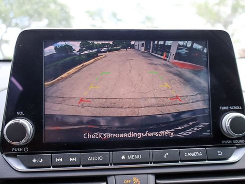 Used 2022 Nissan Altima 2.5 SR FWD image 41