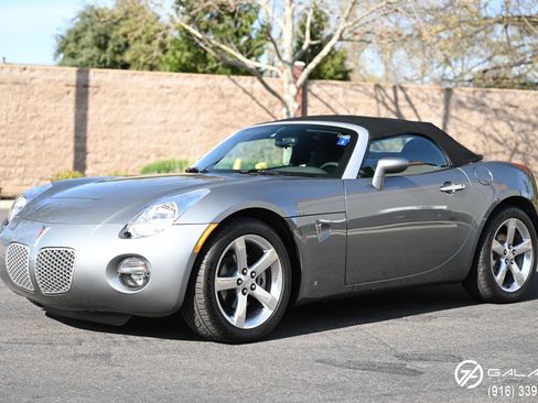 Used 2006 Pontiac Solstice Convertible w/ Power Package image 4