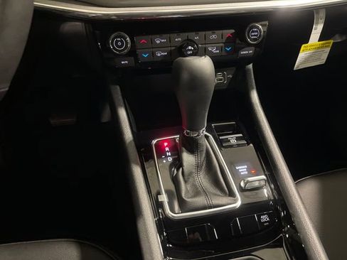 New 2025 Jeep Compass Limited image 18