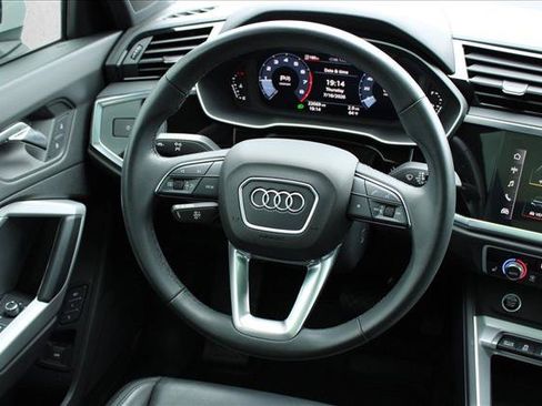 Used 2023 Audi Q3 2.0T Premium w/ Convenience Package AWD/4WD image 20