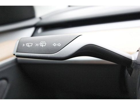 Used 2025 Tesla Model Y Performance AWD/4WD image 15