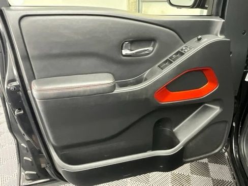 Used 2022 Nissan Frontier PRO-4X AWD/4WD image 11