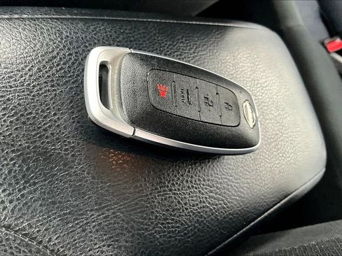 Used 2025 Nissan Versa SV FWD image 35