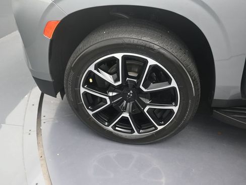 Used 2023 Chevrolet Tahoe LS RWD image 9