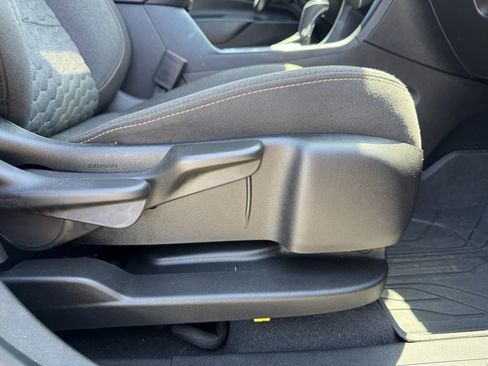 Used 2020 Chevrolet Equinox LT image 56