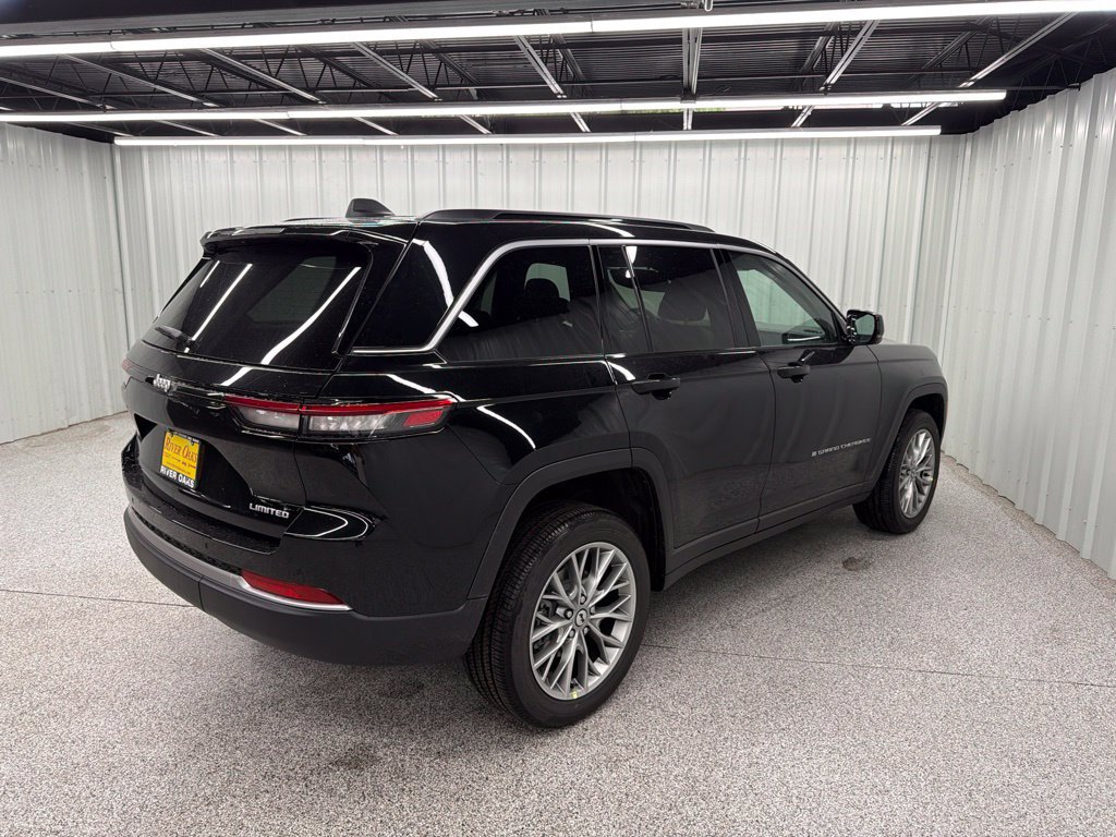 New 2027 Jeep Grand Cherokee Limited RWD image 4