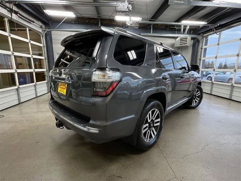 Used 2014 Toyota 4Runner Limited image 5