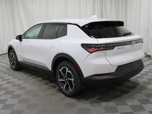 New 2026 Chevrolet Equinox EV LT image 32