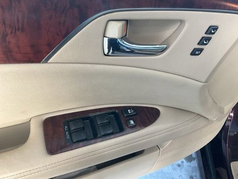 Used 2011 Toyota Avalon image 6