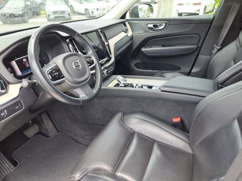 Used 2022 Volvo XC60 B6 Inscription w/ Protection Package Premier image 13
