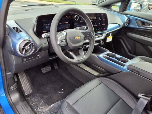 New 2026 Chevrolet Equinox EV LT image 9