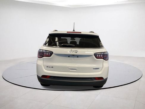 Certified 2024 Jeep Compass Latitude image 5