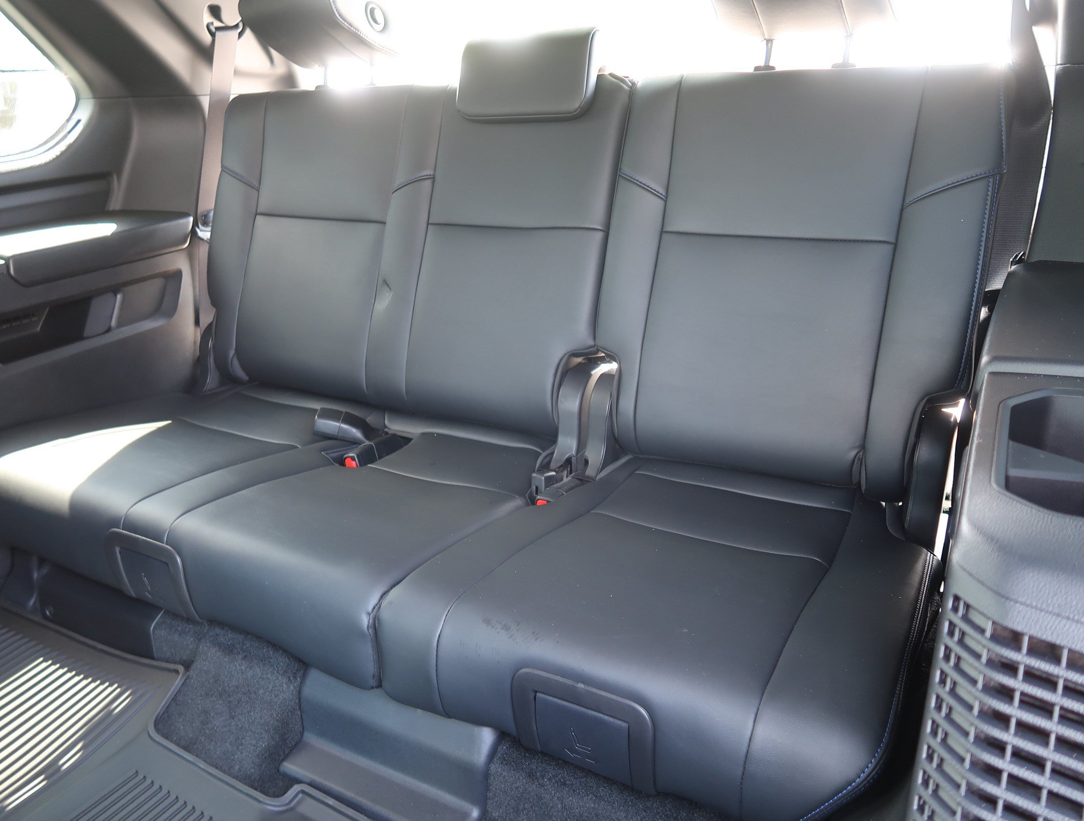 Used 2026 Toyota Sequoia Platinum AWD/4WD image 38
