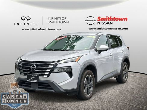 Used 2025 Nissan Rogue SV AWD/4WD image 3