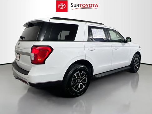 Used 2024 Ford Expedition XLT RWD image 4