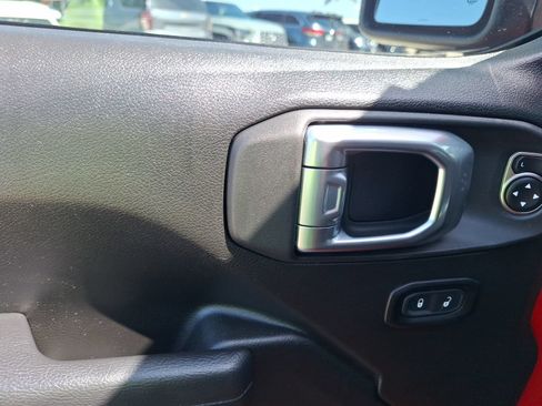 Used 2024 Jeep Wrangler Unlimited Sport AWD/4WD image 18