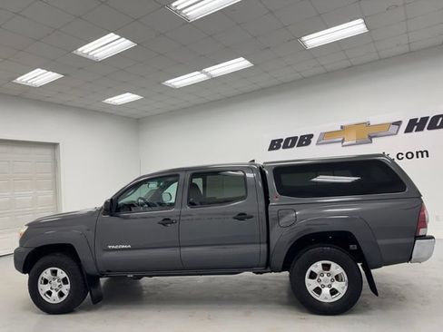 Used 2015 Toyota Tacoma 4x4 Double Cab w/ SR5 Package image 8