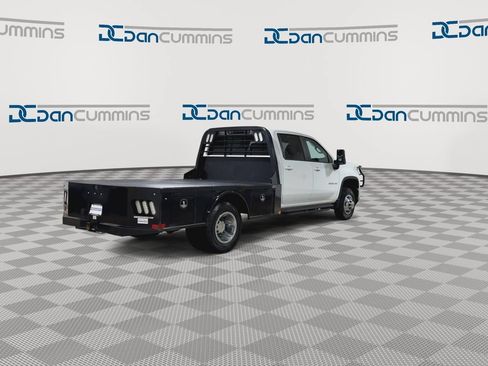 Used 2024 Chevrolet Silverado 3500 LT AWD/4WD image 9
