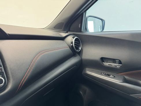 Used 2021 Nissan Kicks SR w/ Exterior Package FWD image 35