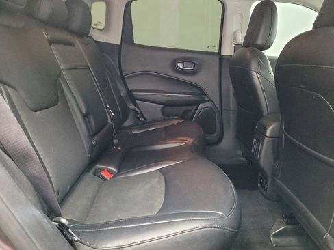 Used 2019 Jeep Compass Latitude FWD image 19