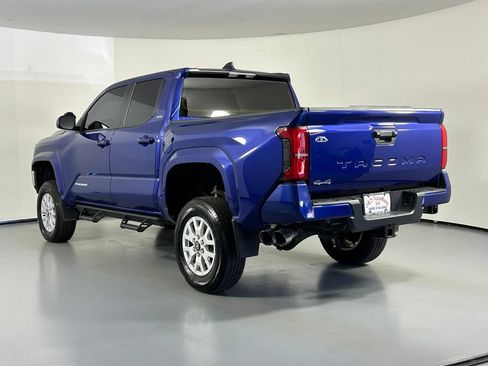 Used 2024 Toyota Tacoma SR5 AWD/4WD image 5
