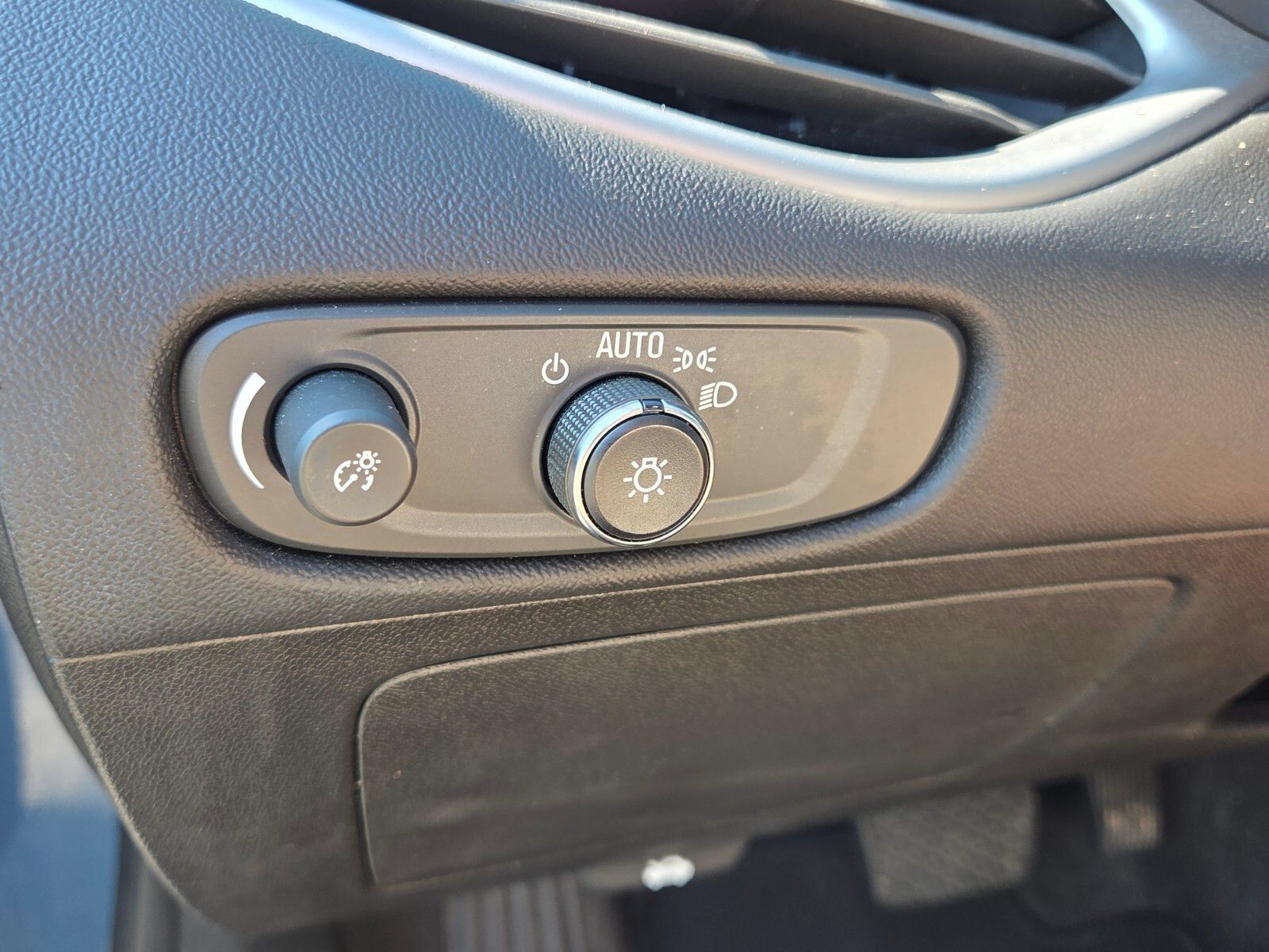 Used 2024 Chevrolet Malibu LT FWD image 29