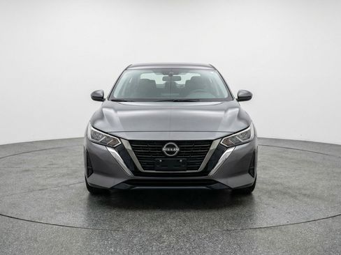 Used 2025 Nissan Sentra SV image 2