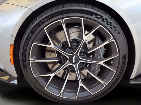 Used 2026 Aston Martin V8 Vantage Convertible RWD image 24