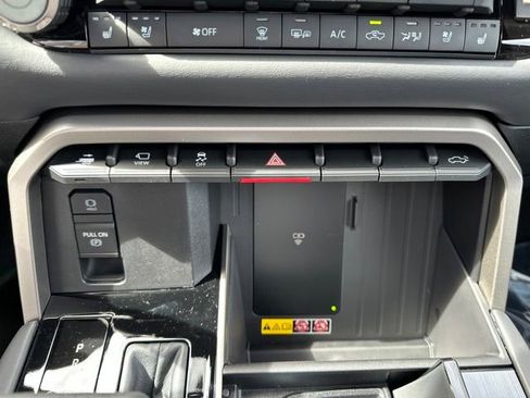 New 2026 Toyota Tundra Platinum AWD/4WD image 18