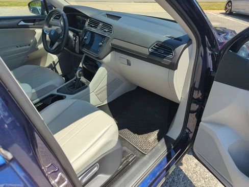 Used 2023 Volkswagen Tiguan SE FWD image 33