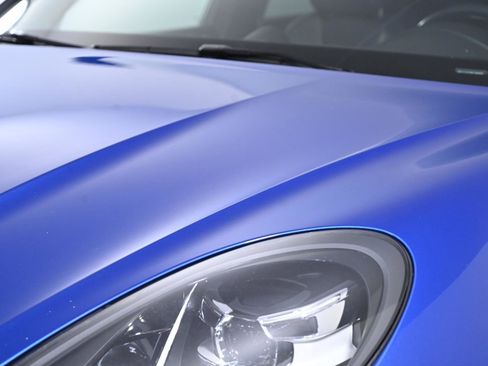 Used 2021 Porsche Macan AWD/4WD image 11