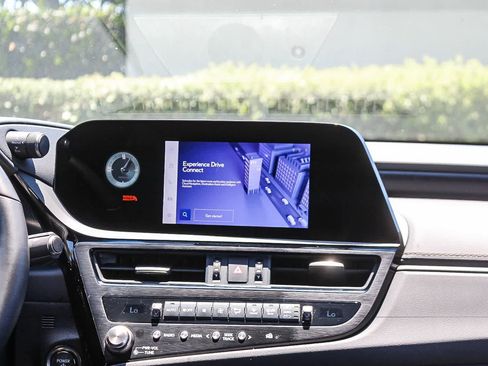 Used 2025 Lexus ES 300h w/ Premium Package FWD image 18