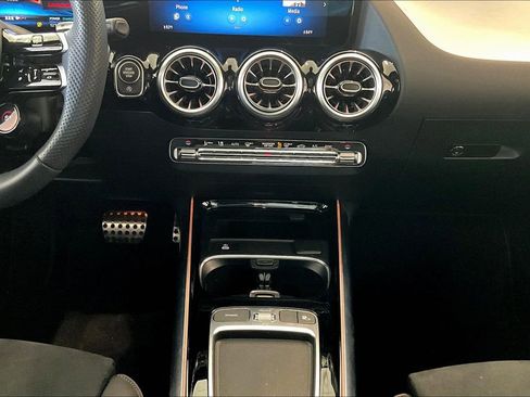 Certified 2025 Mercedes-Benz GLA 35 AMG GLA 35 AMG image 24