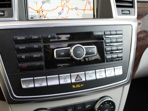 Used 2016 Mercedes-Benz GL 450 4MATIC image 28