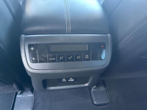 Used 2025 Nissan Pathfinder SL AWD/4WD image 35