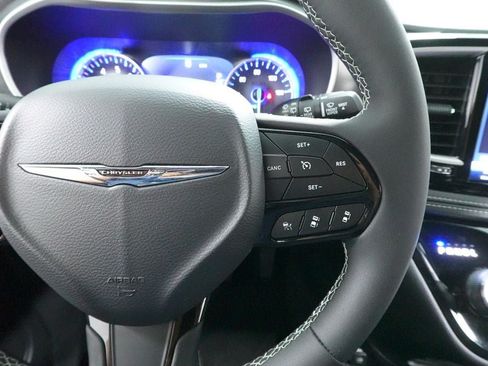 New 2026 Chrysler Pacifica Select w/ S Appearance Package FWD image 13