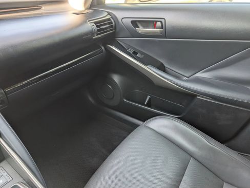 Used 2018 Lexus IS 300 w/ Comfort Package RWD image 32