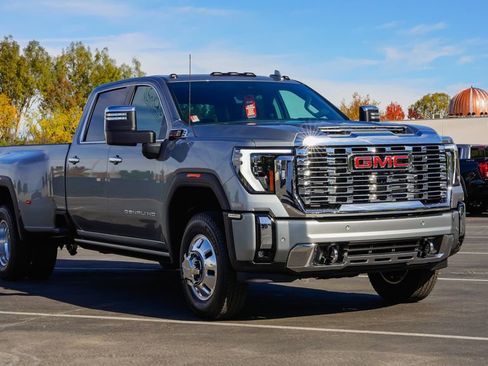 New 2026 GMC Sierra 3500 Denali w/ Denali Reserve Package image 5