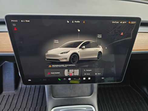 Used 2023 Tesla Model Y Performance image 8