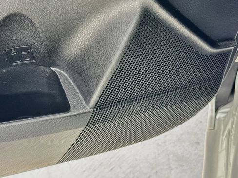 Used 2018 Toyota Corolla LE FWD image 19