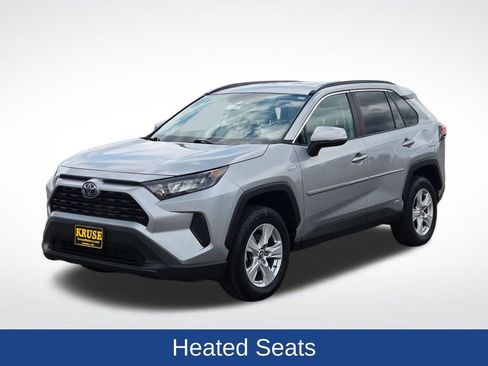 Used 2019 Toyota RAV4 LE w/ Carpet Mat Package AWD/4WD image 9