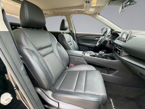 Used 2023 Nissan Rogue SV w/ SV Premium B Package FWD image 16