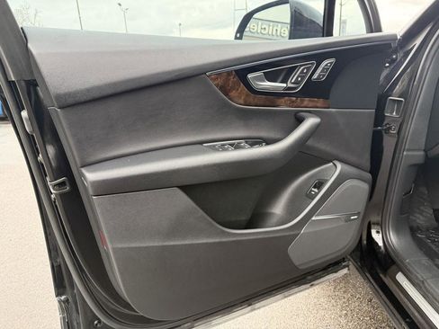 Used 2018 Audi Q7 3.0T Prestige w/ Prestige Package image 18