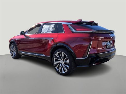 New 2025 Cadillac Lyriq Luxury image 6