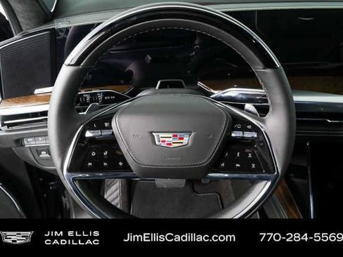 Certified 2026 Cadillac Escalade ESV Platinum Sport AWD/4WD image 9