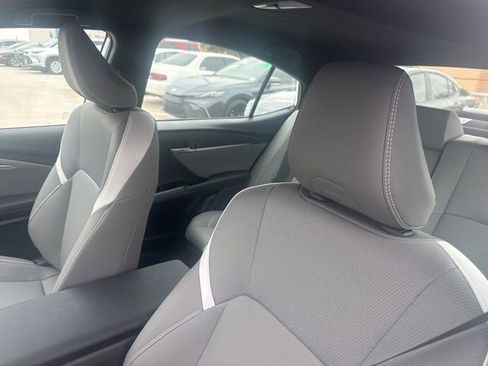 Used 2025 Toyota Camry SE w/ Convenience Package image 9