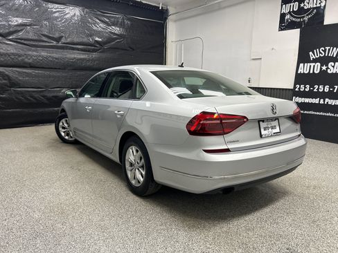 Used 2017 Volkswagen Passat 1.8T S FWD image 4