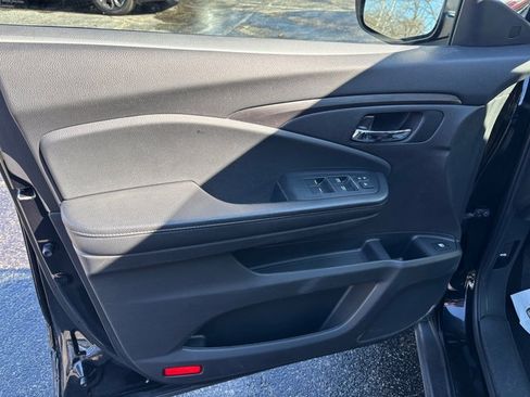 Used 2022 Honda Pilot Sport image 11